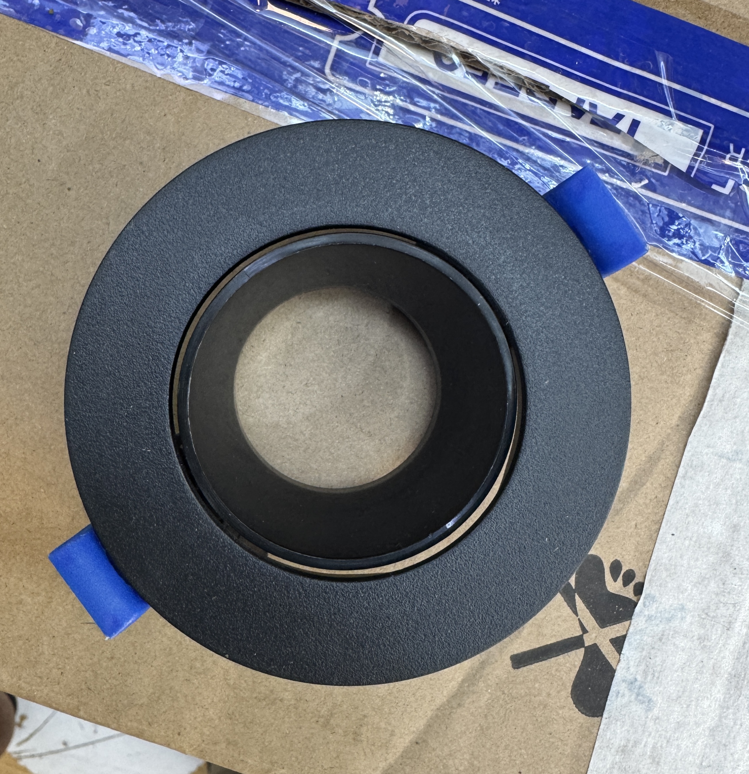 فريم لمبه اسبوت لايت اسود